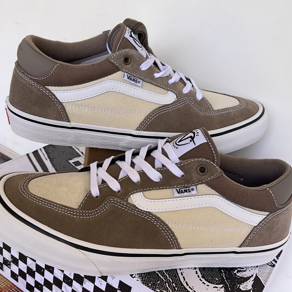 Vans WMNS Rowan Walnut
VN0A5JIC1NU
Sneakers - Picture 10 of 16